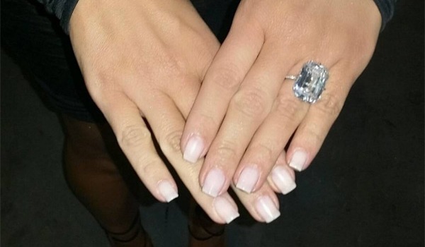 The Evolution of Kim Kardashian’s Nails in 2016: From Trendsetter to Iconic 