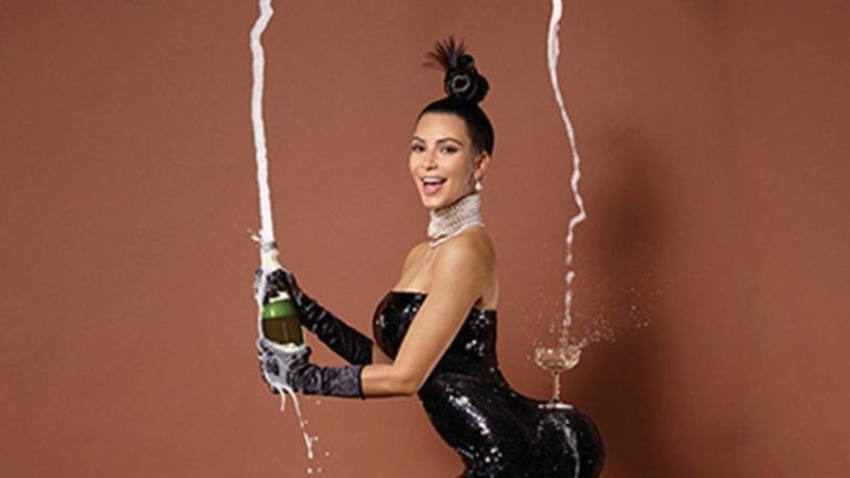Kim Kardashian’s Mesmerizing Malibu Photoshoot: A Captivating Love Affair 