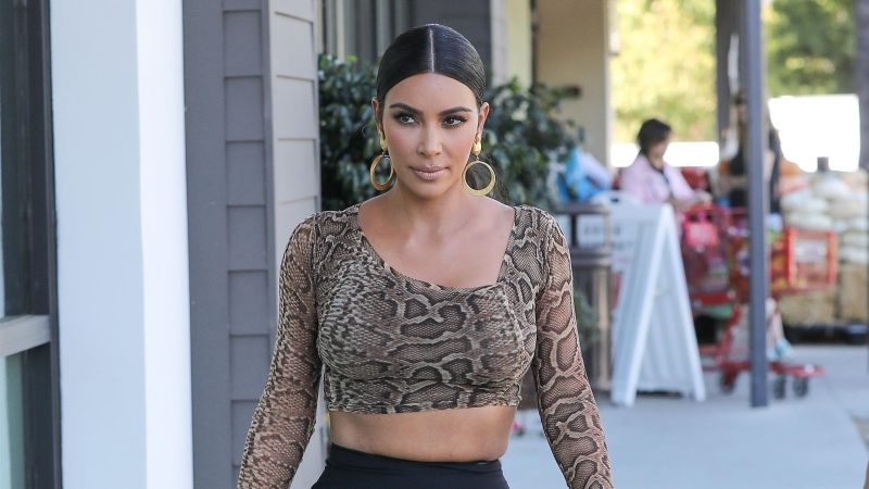 Kim Kardashian Crop Top Outfits: A Fashion Trendsetter