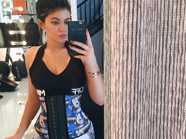 The Kardashian Waist Trainer: A Controversial Trend or Effective Waist Training Tool? 