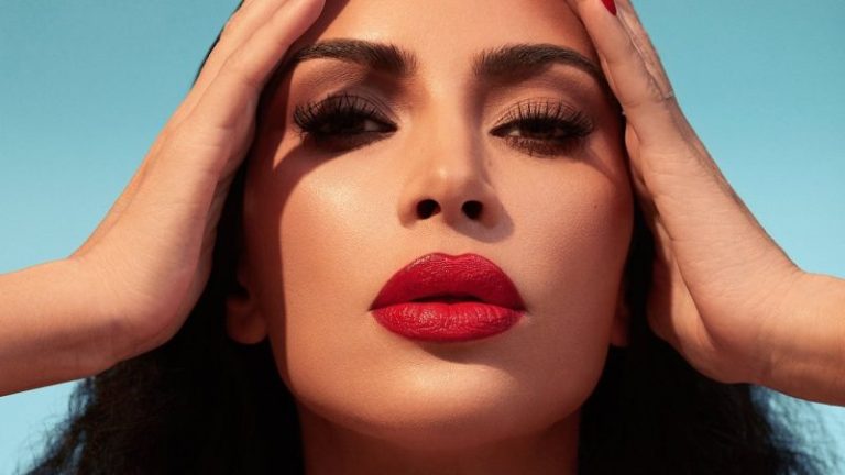 The Timeless Elegance of Kim Kardashian’s Red Lipstick 
