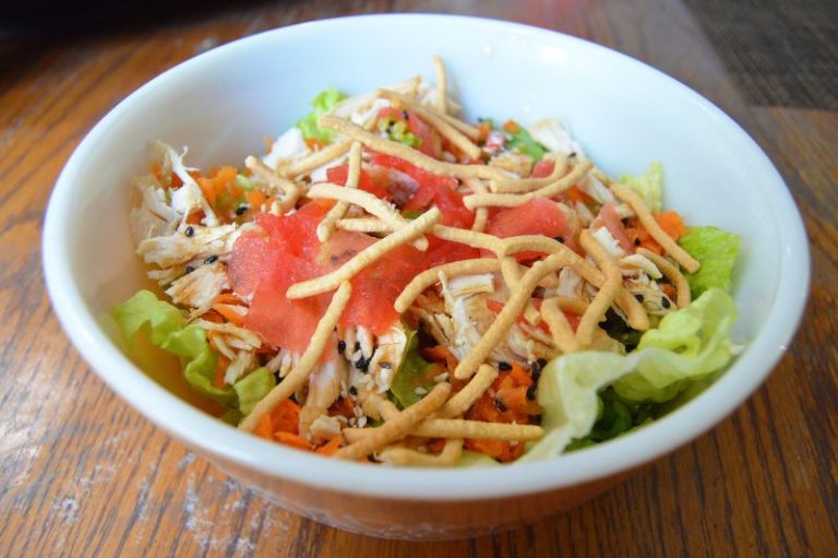 The Kardashian Salad Recipe: A Healthy Delight Straight from Kim Kardashian’s Kitchen 