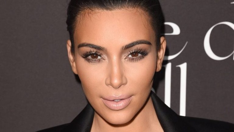 The Rise of Eyebrow Microblading: Kim Kardashian’s Influence 