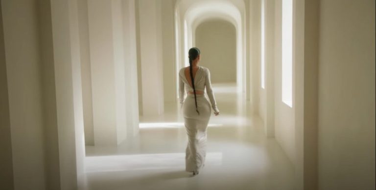 Inside Kim Kardashian’s Lavish Home: A Peek into the World of Luxury 