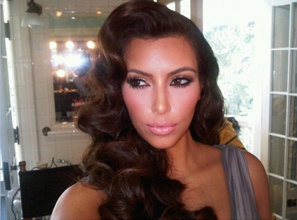 The Timeless Elegance of Kim Kardashian’s Old Hollywood Hairstyle 